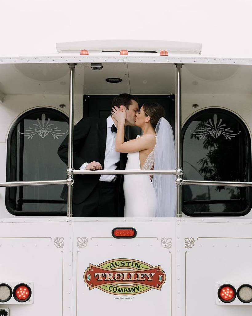 We hear wedding bells and trolley bells ringing! Show up to your celebration in style in the iconic austintrolley 🥂🔔❤️