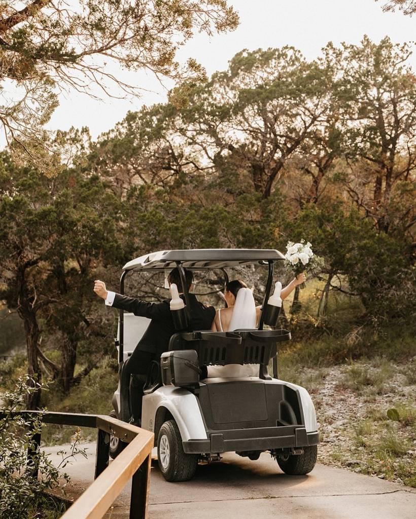 When your wedding is at 2pm, but tee time is at 4pm!⁠ 🏌🏻👰🏻‍♀️ •⁠ •⁠ Wed Society | Austin FEATURED