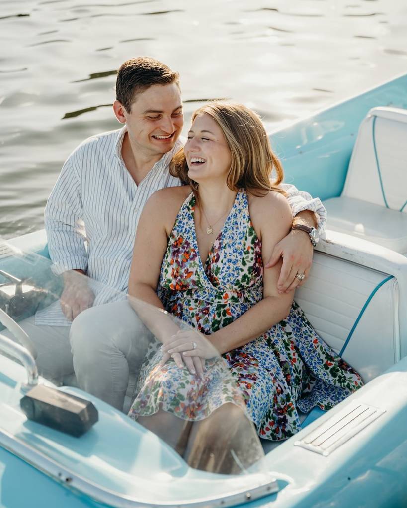 ⁠We’re obsessed with this engagement shoot on Lady Bird Lake by elisalopezphotos! 🚤💍 •⁠ •⁠ Wed Society | Austin FEATURED