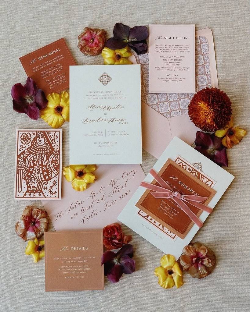 designtoflourish nails it every time! This playing card-inspired invitation suite has us dreaming of chic, timeless elegance with a playful