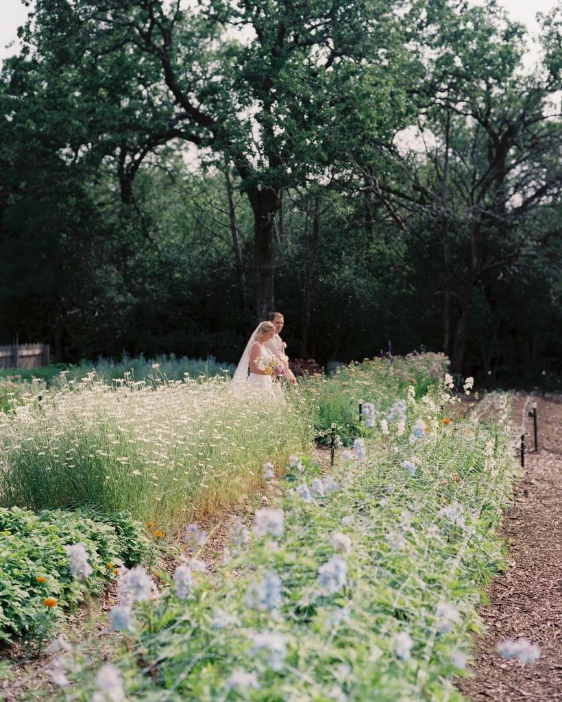 Cindy, Paul, and the grandladyaustin floral gardens live rent free in our heads!⁠ 💐👩🏽‍🌾 •⁠ •⁠ Wed Society | Austin