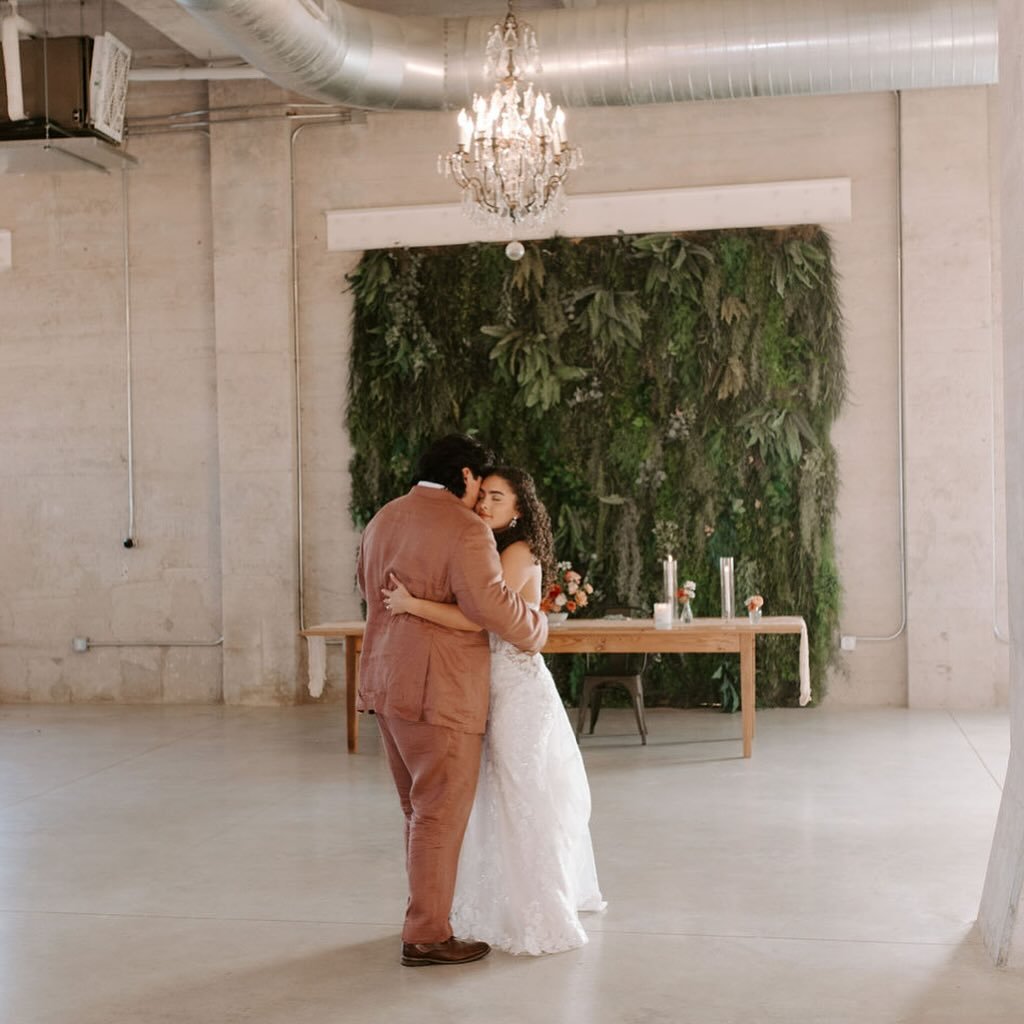 “Nothing Fancy, Just Love” perfectly captured the essence of Jada and Julian’s special day, and we couldn’t love it more!